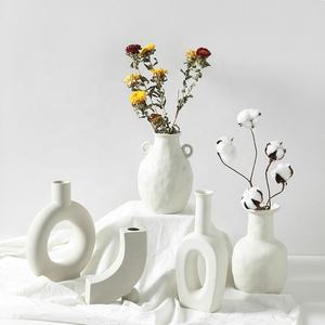 Nordic Luxury White Ceramic Irregular Vase Plant Abstract Porcelain Vases Home Decoration