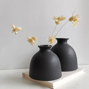 Custom Logo Black Ceramic Vase Decor Artistic Flower Vases Modern Home Decor For Wedding Centerpieces Living Room Kitchen Office
