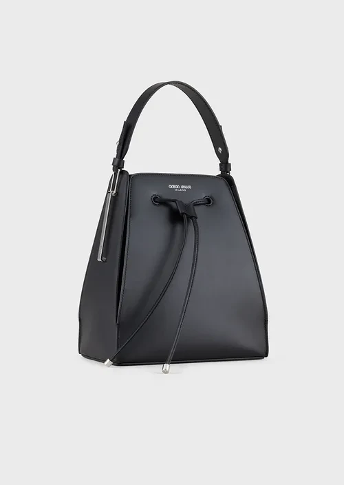 Medium bucket bag in eco-friendly leather