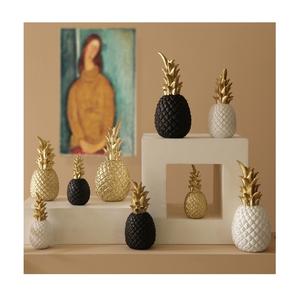 Nordic simple and light luxury pineapple resin/ceramic golden creative table ornament living room for house home decoration